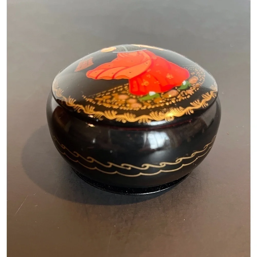 Vintage Russian Lacquered Hand-painted Metal Trinket Box Milk Girl